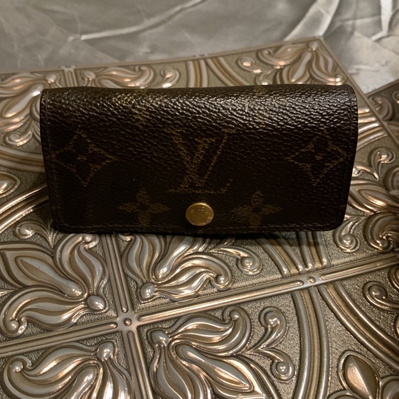 🌹 REPOSH • Vintage Louis Vuitton Dark Brown Signature Monogram Key Holder - Picture 5 of 16